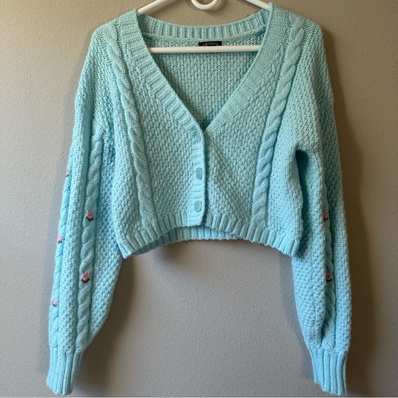 wild fable Sweaters - Wild Fable baby blue cropped floral embroidery sleeves buttoned sweater